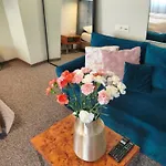 Apartment 331 W 5 Gwiazdkowym Royal Tulip 200 M Do Plazy Dobruk Jaccuzi W Obiekcie *